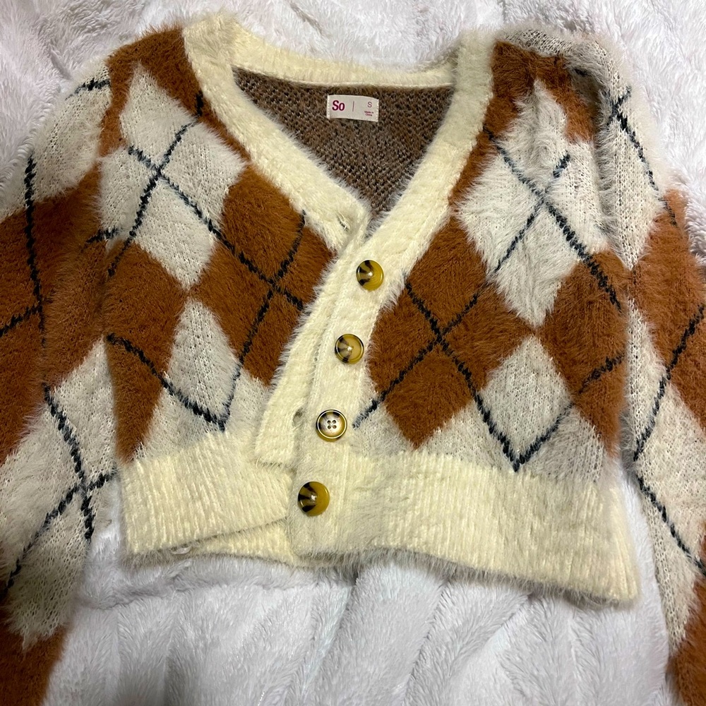 Women’s cropped button up sweater